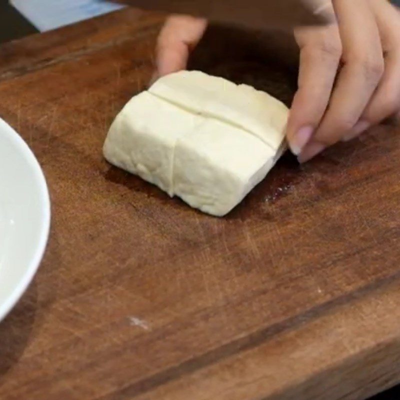 Step 1 Prepare the tofu Fried Tofu with cornstarch using an air fryer