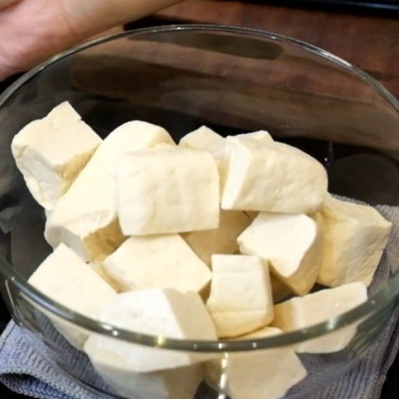 Step 1 Prepare the tofu Fried Tofu with cornstarch using an air fryer