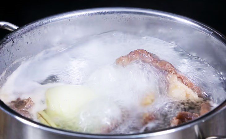Step 1 Prepare beef tendons Beef tendons stir-fried with lemongrass and chili