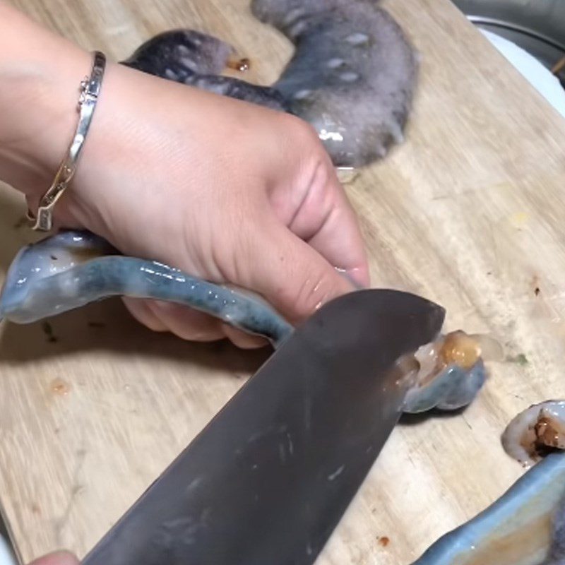 Step 2 Prepare sea cucumber How to make abalone soup with fish maw