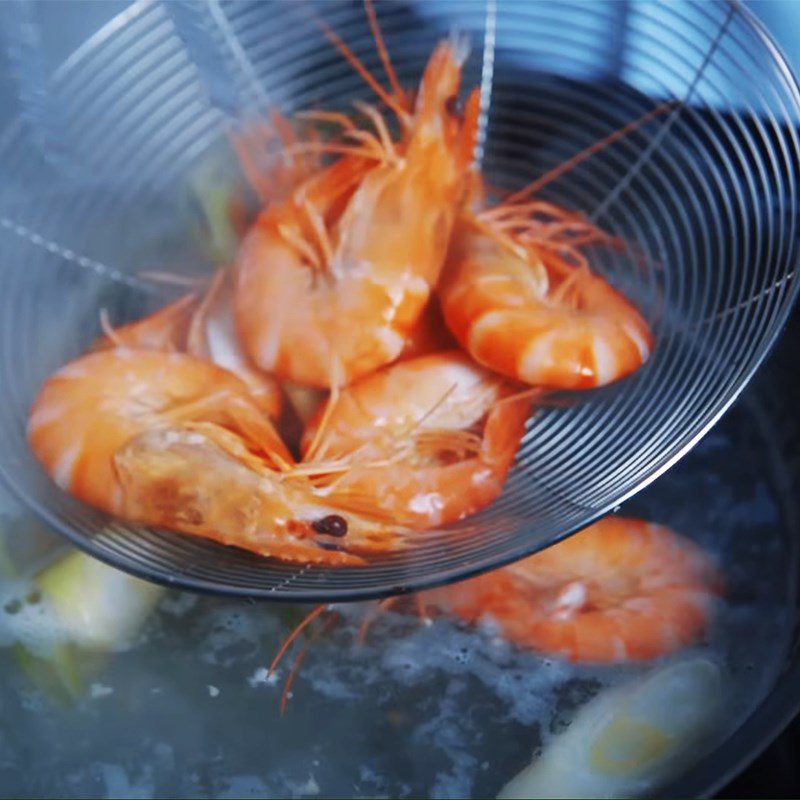 Step 1 Prepare seafood Udon noodles with seafood and vegetables