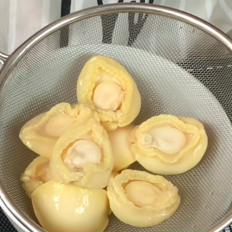 Step 2 Prepare seafood Mixed abalone hotpot