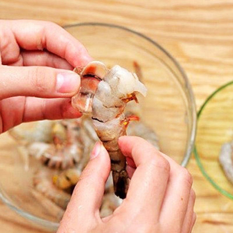 Step 2 Prepare seafood Mixed abalone hotpot