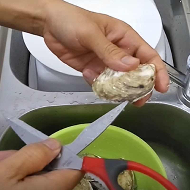 Step 1 Prepare oysters Garlic Butter Fried Oysters