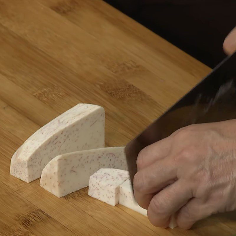 Step 1 Prepare the taro Taro soup with tofu