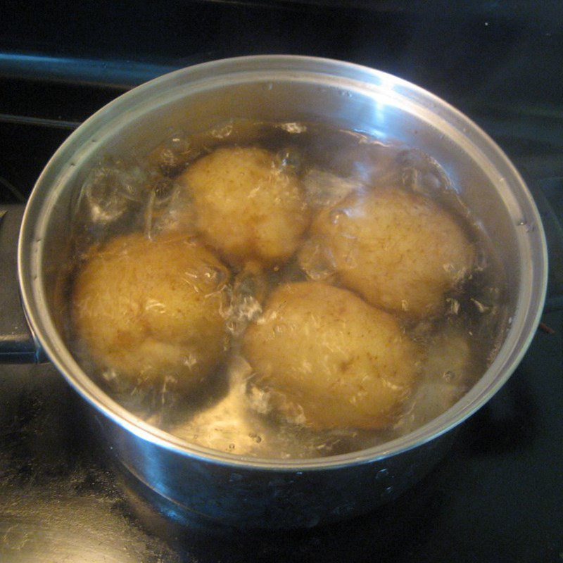 Step 1 Prepare the potatoes Garlic Butter Fried Potatoes