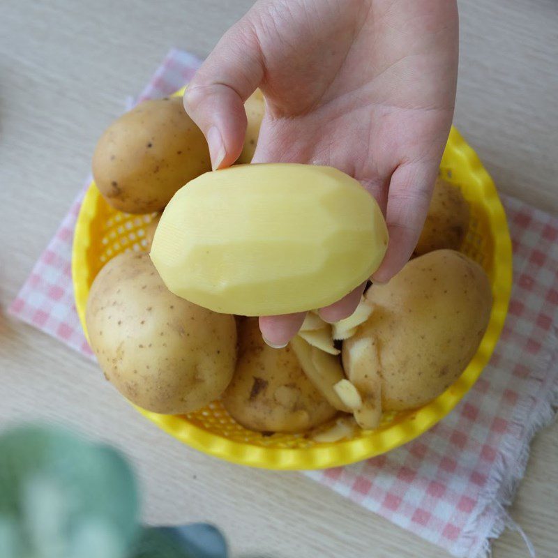 Step 1 Prepare the potatoes for Baked Potato Snacks