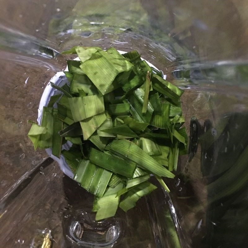Step 1 Prepare pandan leaves for Pandan Leaf Cheese Jelly