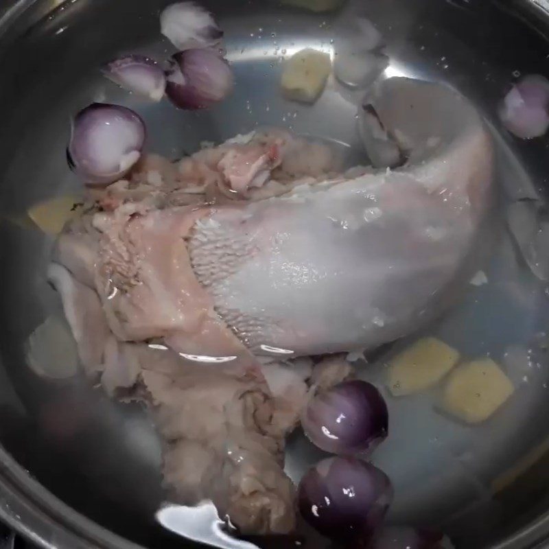 Step 1 Prepare the pork tongue (wash, remove odor, boil, cut) Spicy Sour Pork Tongue Salad