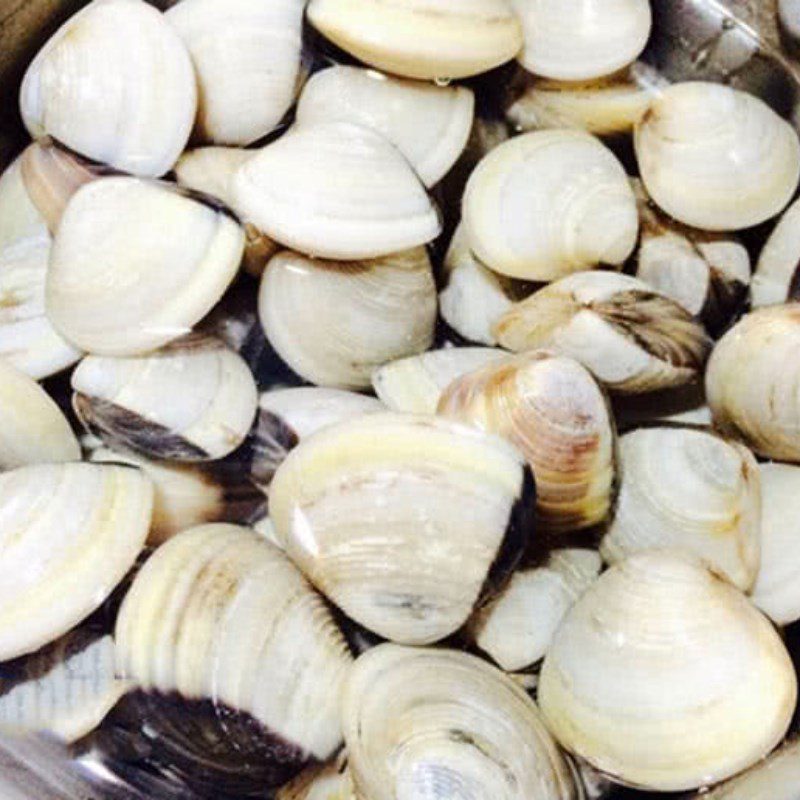 Step 1 Prepare clams Stir-fried clams with satay