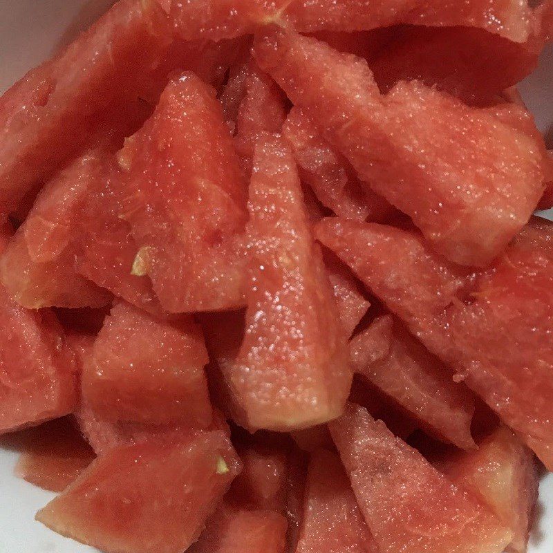 Step 1 Prepare the watermelon for Watermelon Smoothie