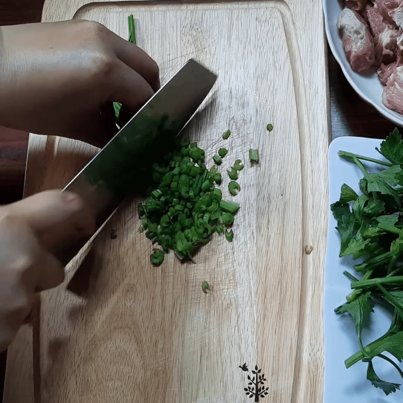 Step 1 Prepare the ingredients for fresh grape beef stew