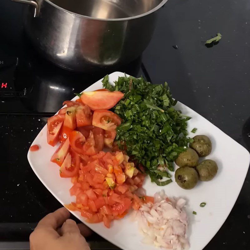 Step 1 Prepare the ingredients for Sweet and Sour Soup