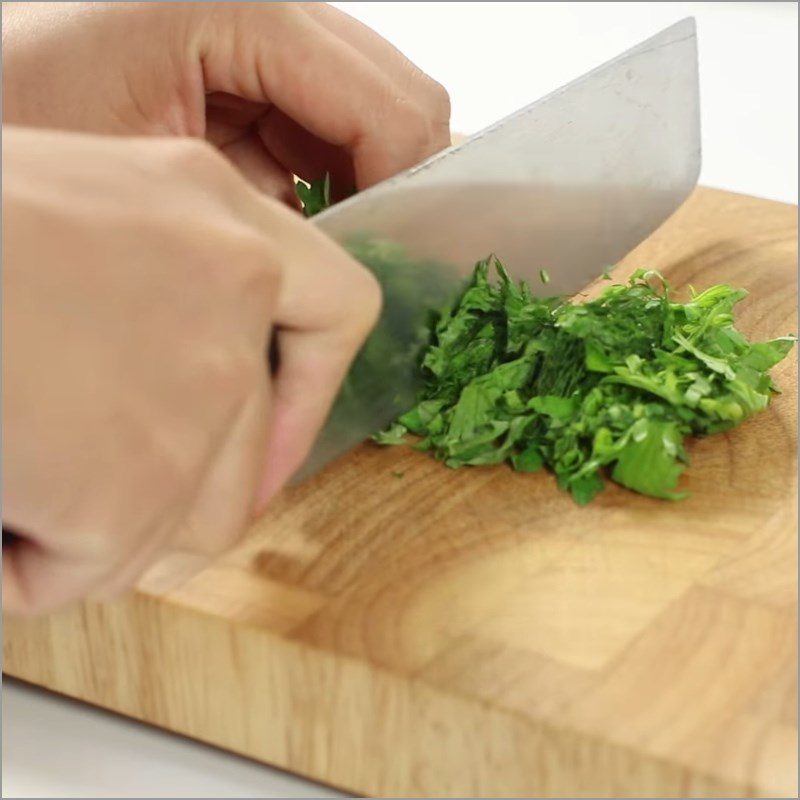 Step 1 Prepare the Ingredients for Fried Eggs with Mugwort