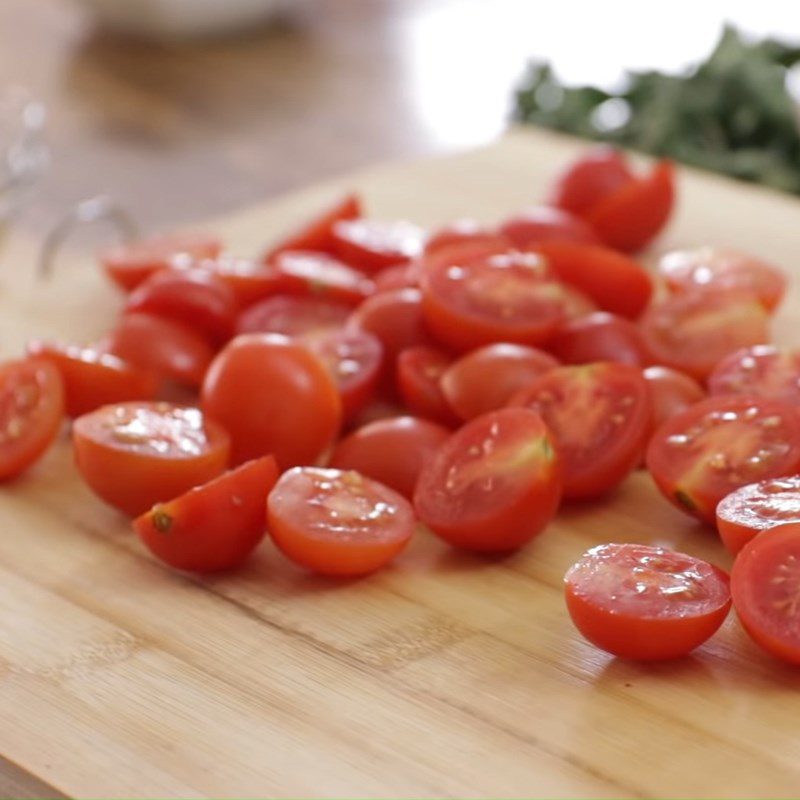 Step 1 Prepare the ingredients for Greek salad