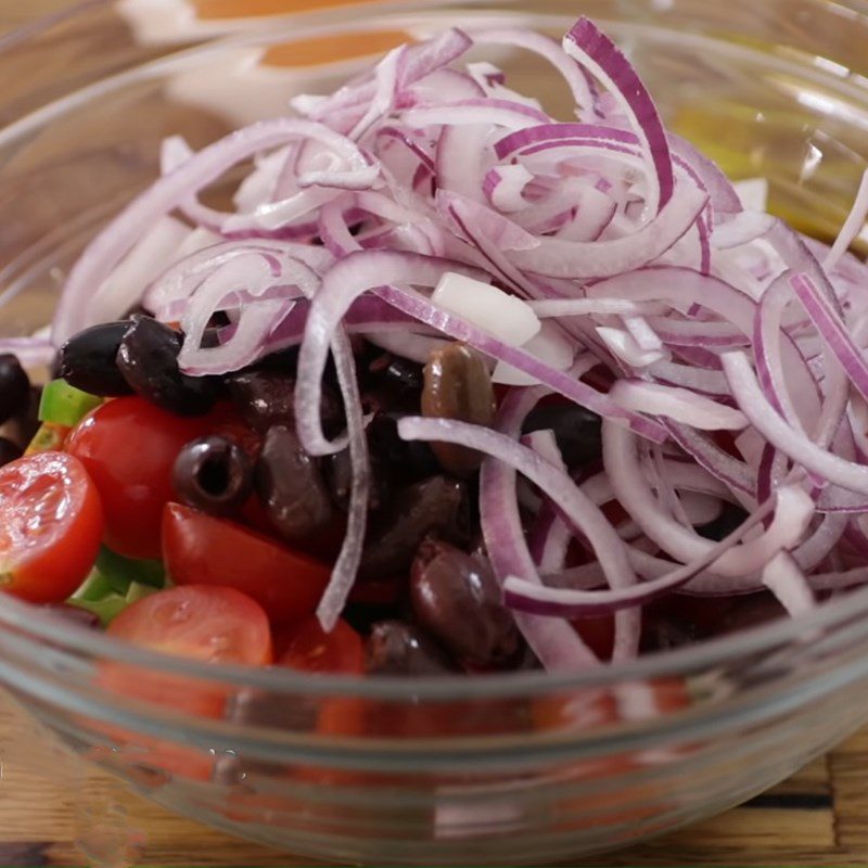 Step 1 Prepare the ingredients for Greek salad