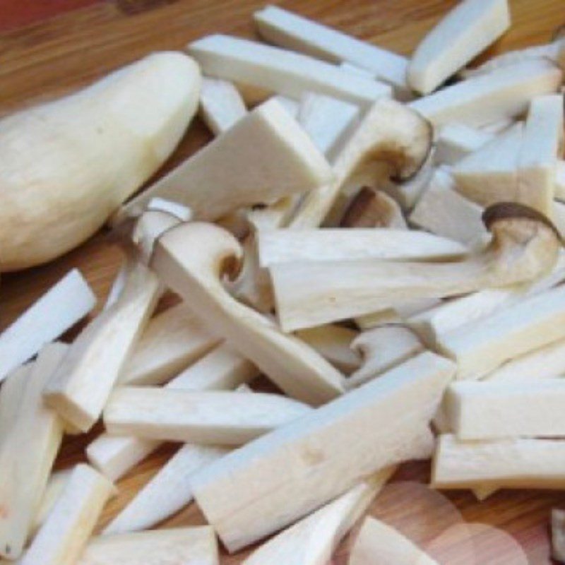 Step 1 Prepare the ingredients for Vegetarian Noodle Cake with Chicken Mushroom Filling