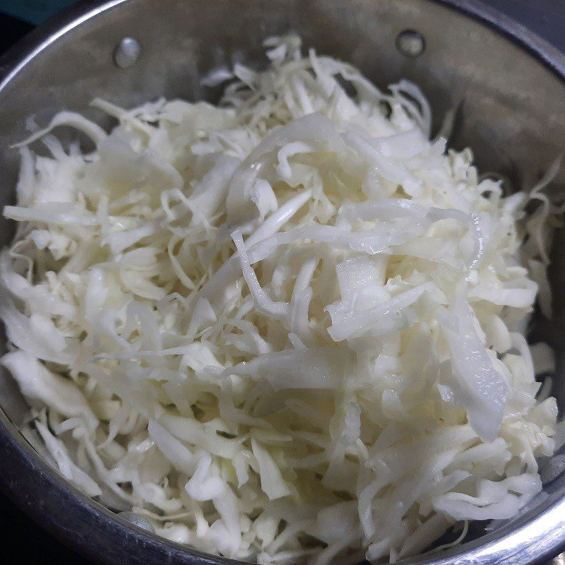 Step 1 Prepare the ingredients Beef mixed with cabbage