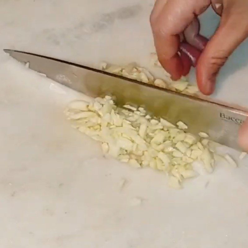 Step 1 Prepare the ingredients for Garlic Fried Abalone Mushrooms