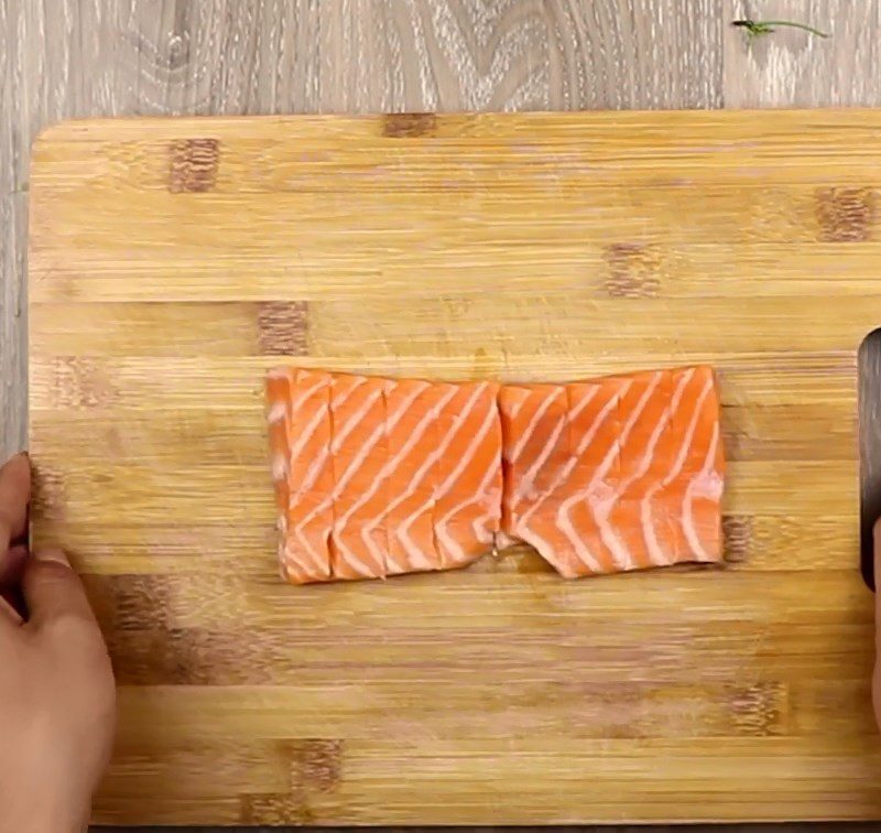 Step 1 Prepare the ingredients for Steamed Salmon with Soy Sauce