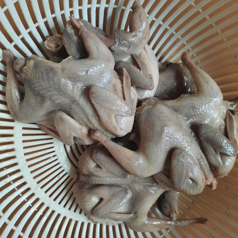 Step 1 Prepare the Ingredients for Fried Quail with Fish Sauce