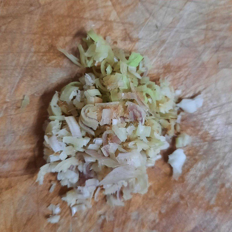 Step 1 Prepare the Ingredients for Fried Quail with Fish Sauce