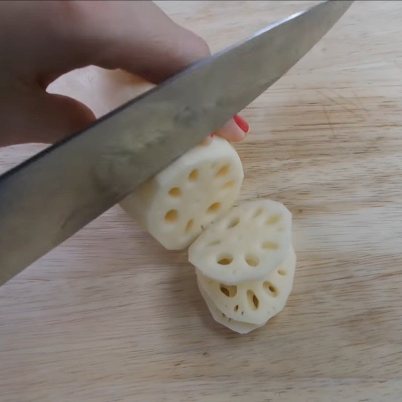 Step 1 Preparation of ingredients for crispy fried lotus root stuffed with beef