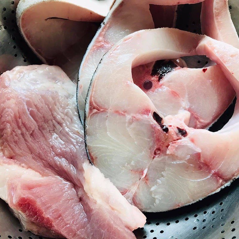 Step 1 Prepare ingredients for Braised Scomber Fish with Pork Belly