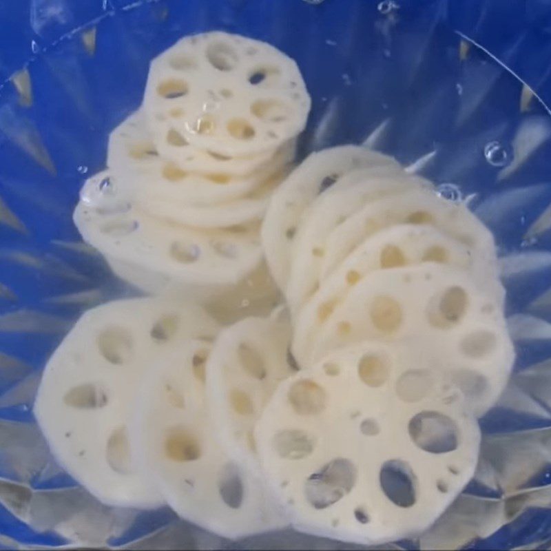 Step 1 Preparation of ingredients for crispy fried lotus root stuffed with beef