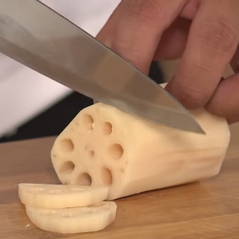 Step 1 Prepare the ingredients for Fried Fish Cake Lotus Root Sandwich