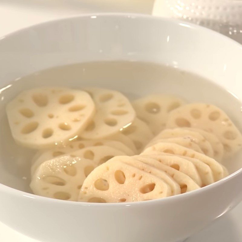 Step 1 Prepare the ingredients for Fried Fish Cake Lotus Root Sandwich