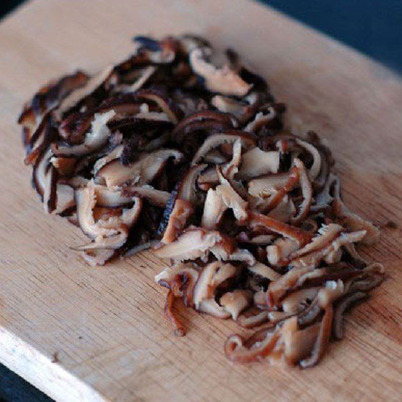 Step 2 Preparing ingredients for Taiwanese savory sticky rice