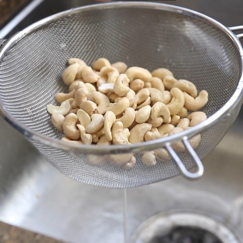 Step 1 Soak the cashews Cashew Milk