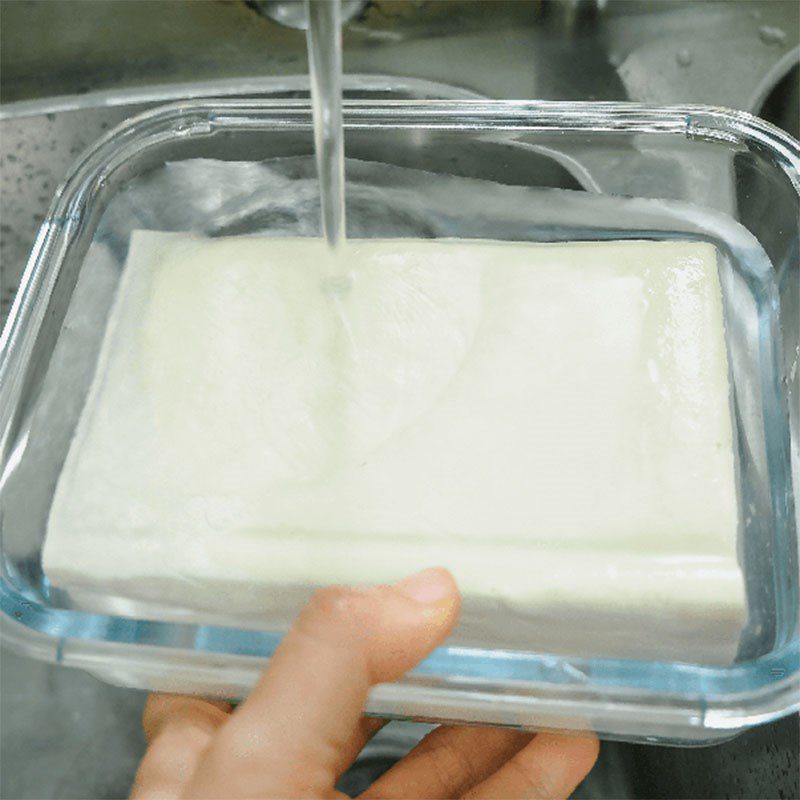 Step 1 Prepare the ingredients for Chive and minced meat tofu soup