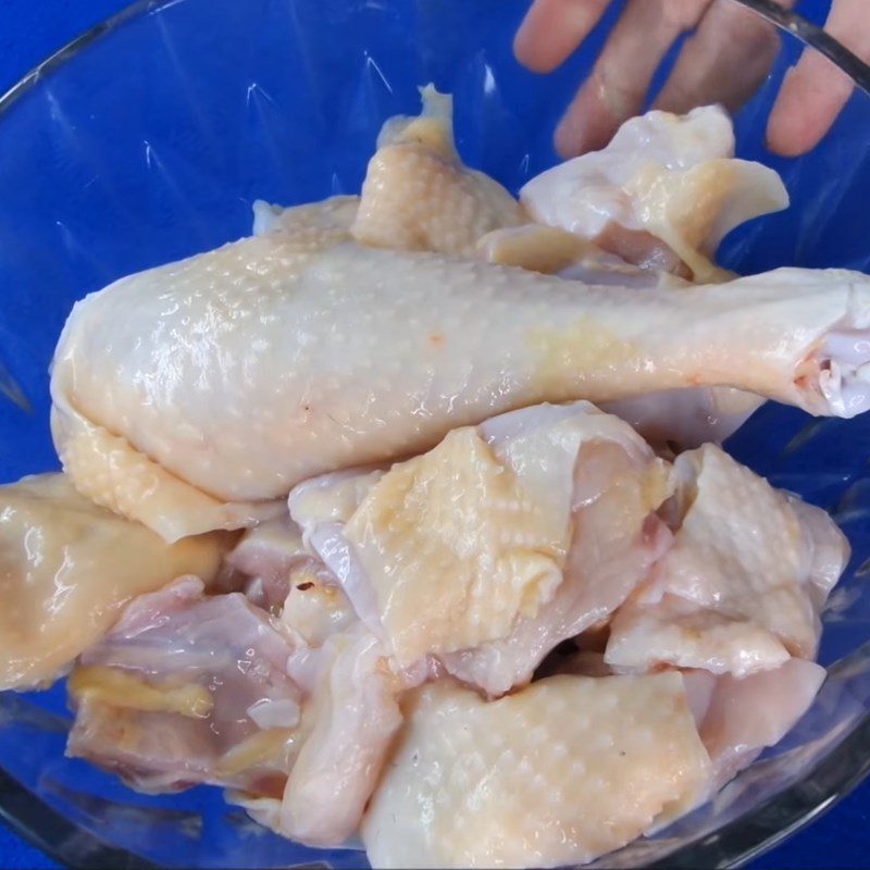 Step 1 Preparing ingredients for Chestnut Chicken Stew