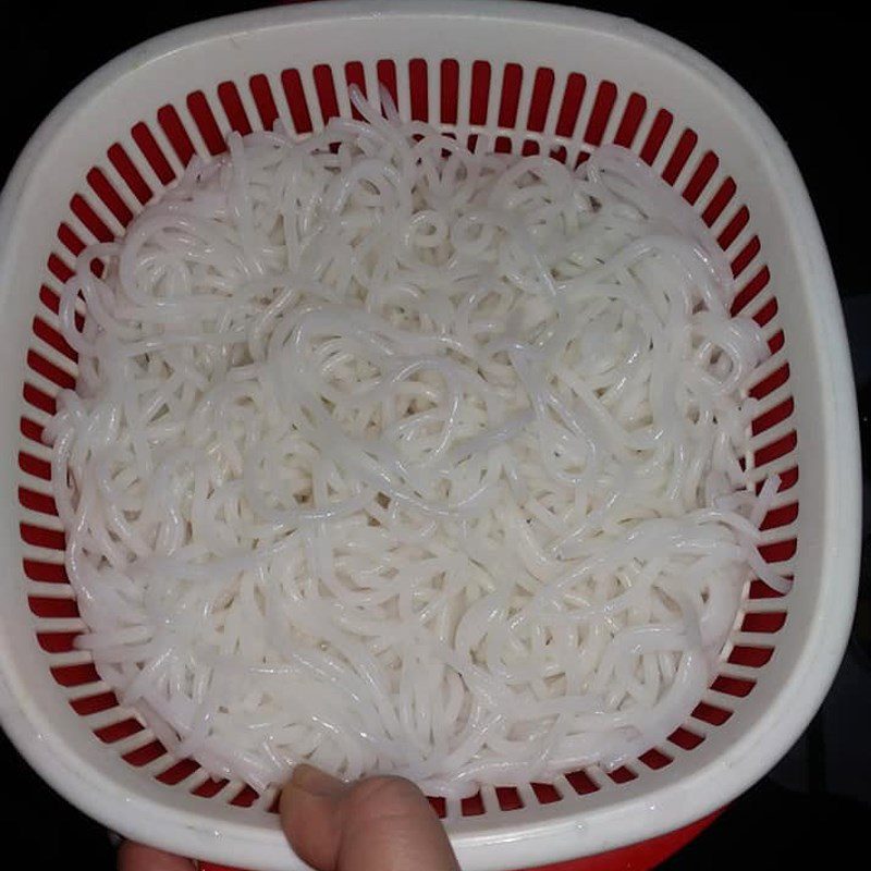 Step 1 Prepare the ingredients for vegetarian mushroom bánh canh