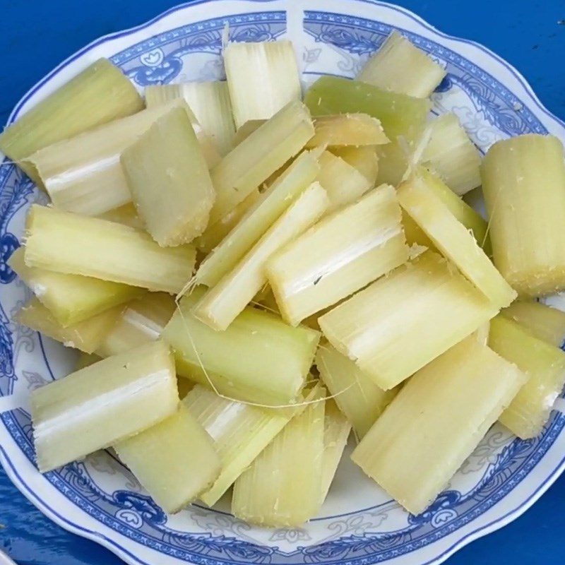 Step 1 Prepare the ingredients for Linh fish with sugar cane
