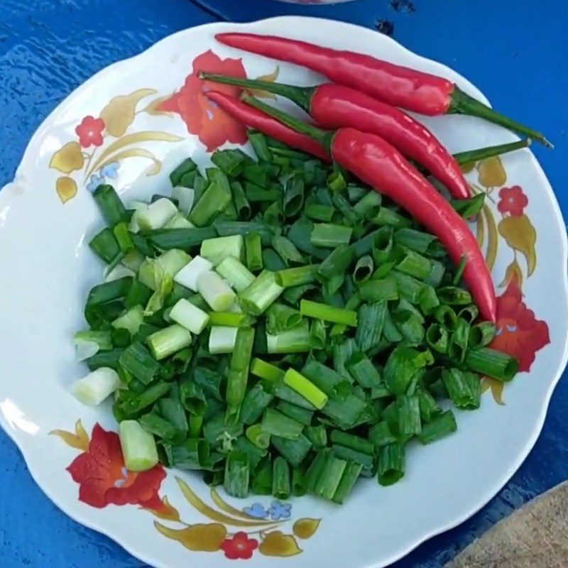 Step 1 Prepare the ingredients for Linh fish with sugar cane