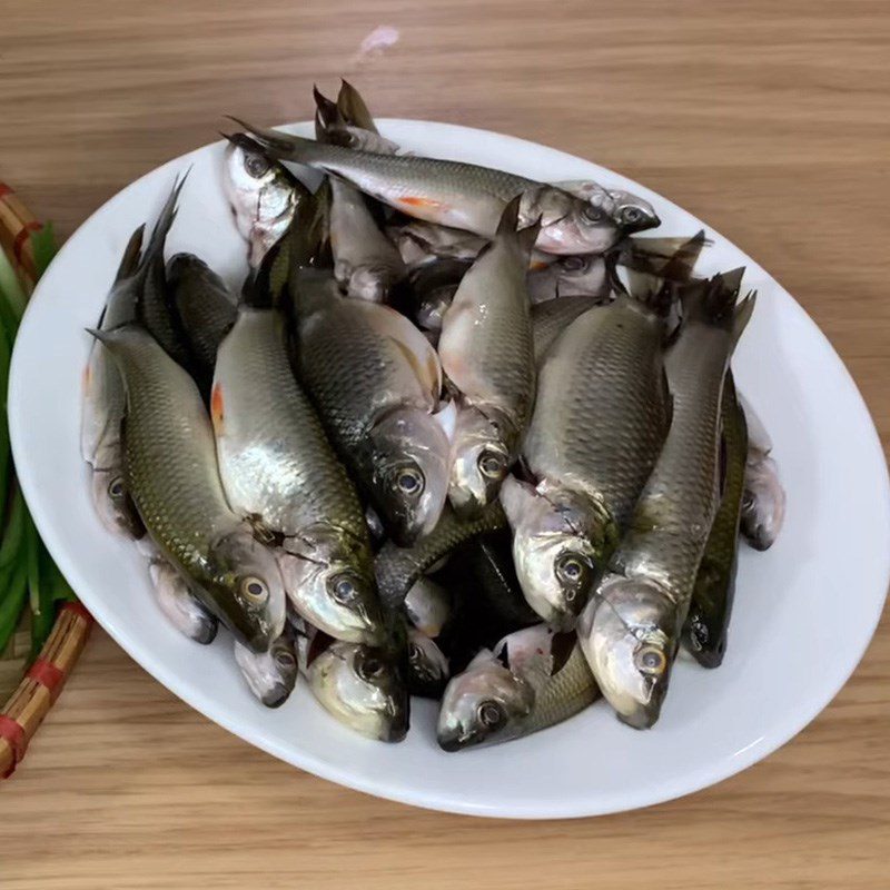 Step 1 Prepare ingredients for Braised Linh Fish with Tamarind