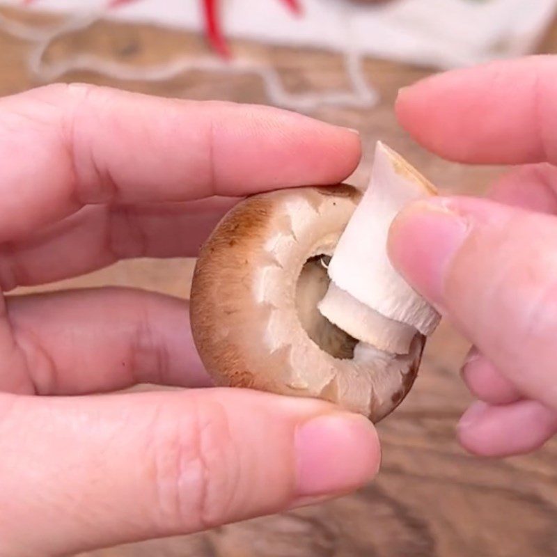 Step 1 Prepare the ingredients for Stir-fried Button Mushrooms with Coconut Milk