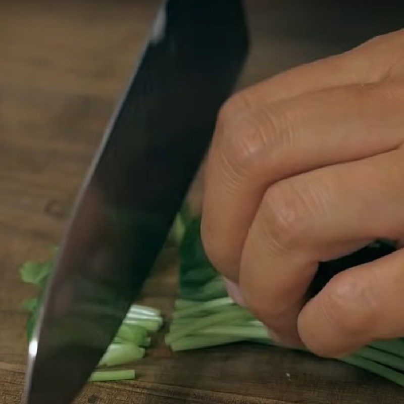 Step 1 Prepare the ingredients for Oyakodon