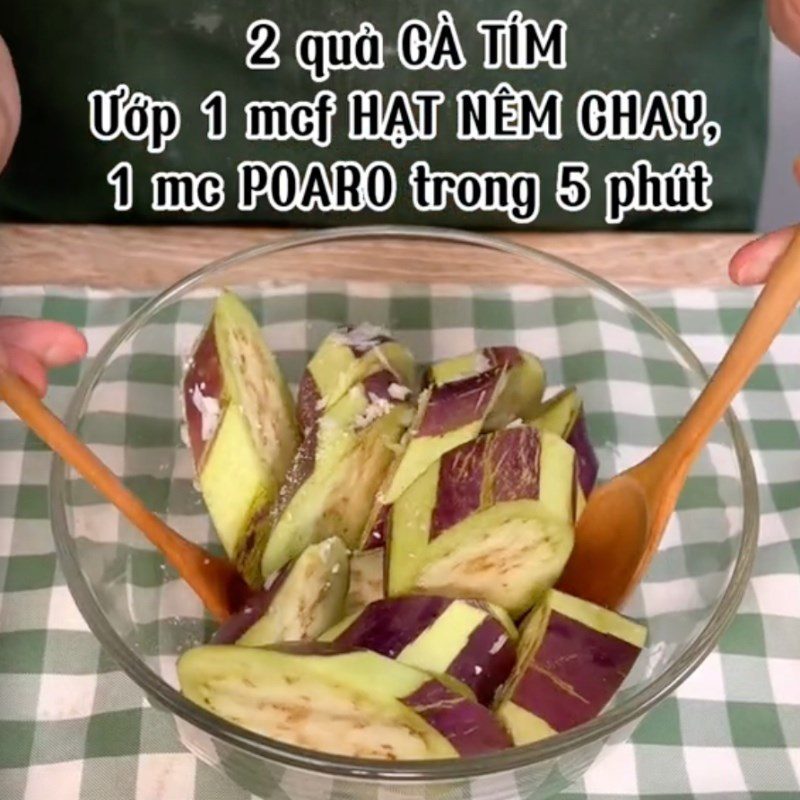 Step 1 Preparing ingredients for Eggplant with Tomato Sauce (Recipe shared by Tiktok Vegetarian Kitchen XANH)