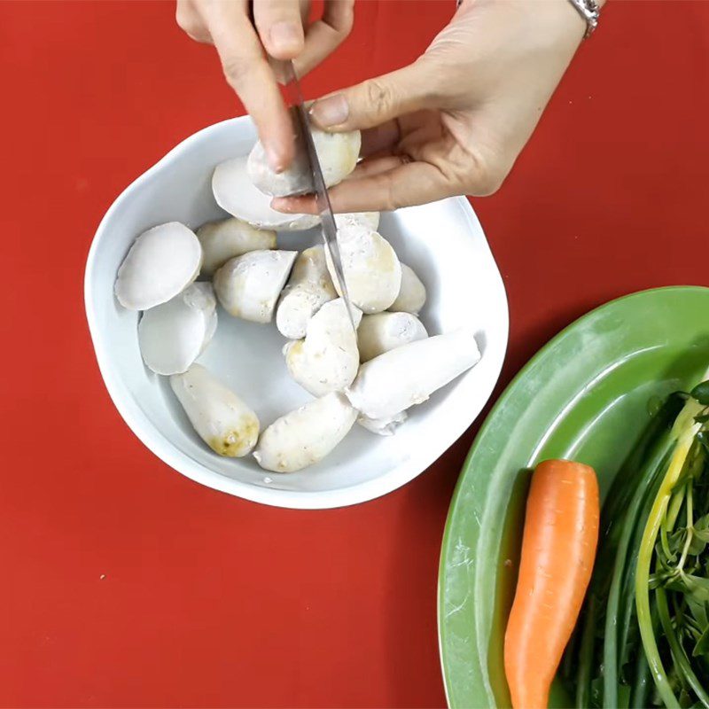 Step 1 Prepare the ingredients for Duck soup with taro