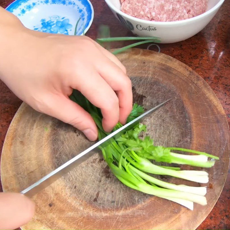 Step 1 Prepare the ingredients for minced meat tomato noodles
