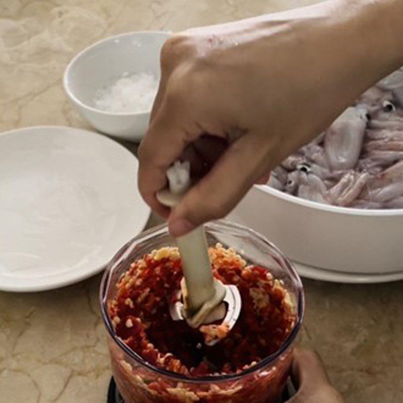 Step 1 Prepare the ingredients for Squid Sauce (recipe shared by users)