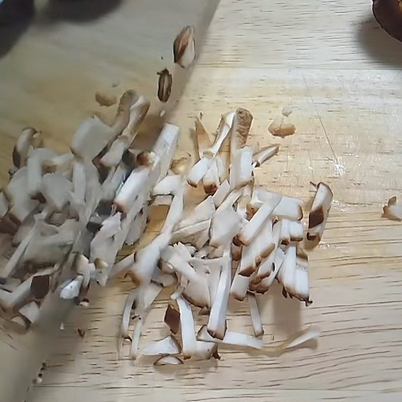 Step 1 Prepare the ingredients for vegetarian steamed rice cakes with mushroom filling