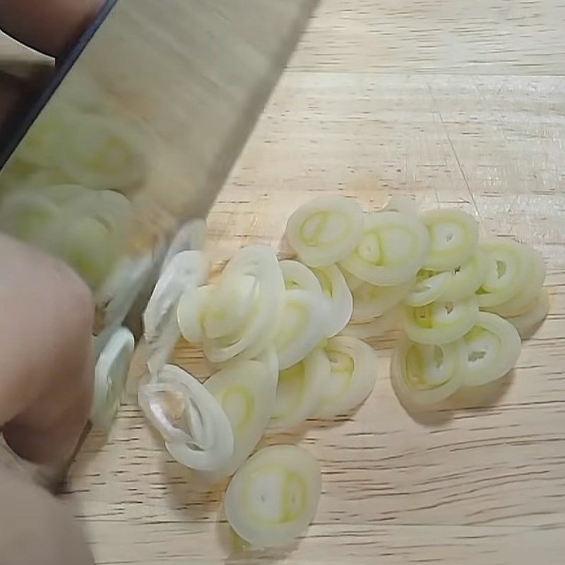 Step 1 Prepare the ingredients for vegetarian steamed rice cakes with mushroom filling