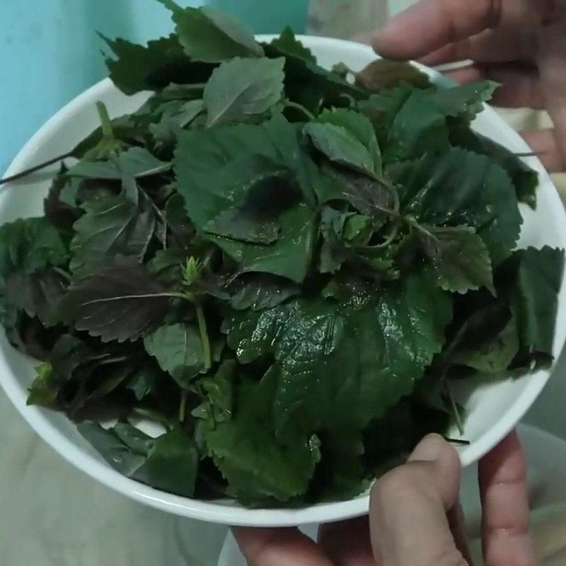 Step 2 Prepare the Ingredients for Steamed Beef with Vietnamese Perilla