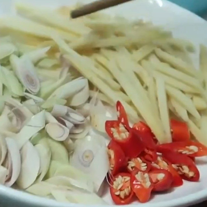 Step 2 Prepare the Ingredients for Steamed Beef with Vietnamese Perilla