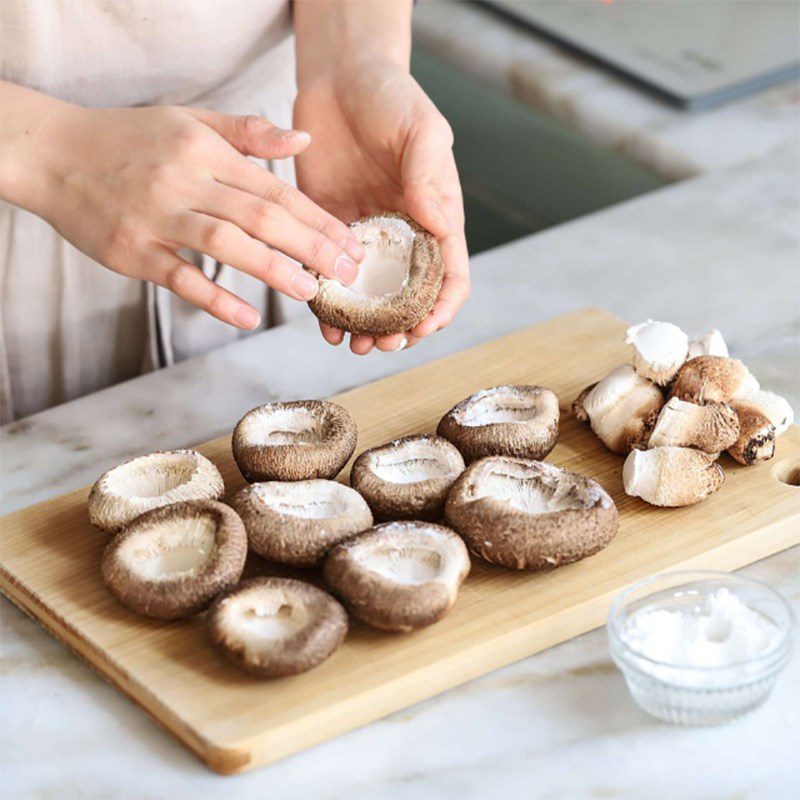 Step 1 Prepare the ingredients for Fried Stuffed Shiitake Mushrooms with Shrimp